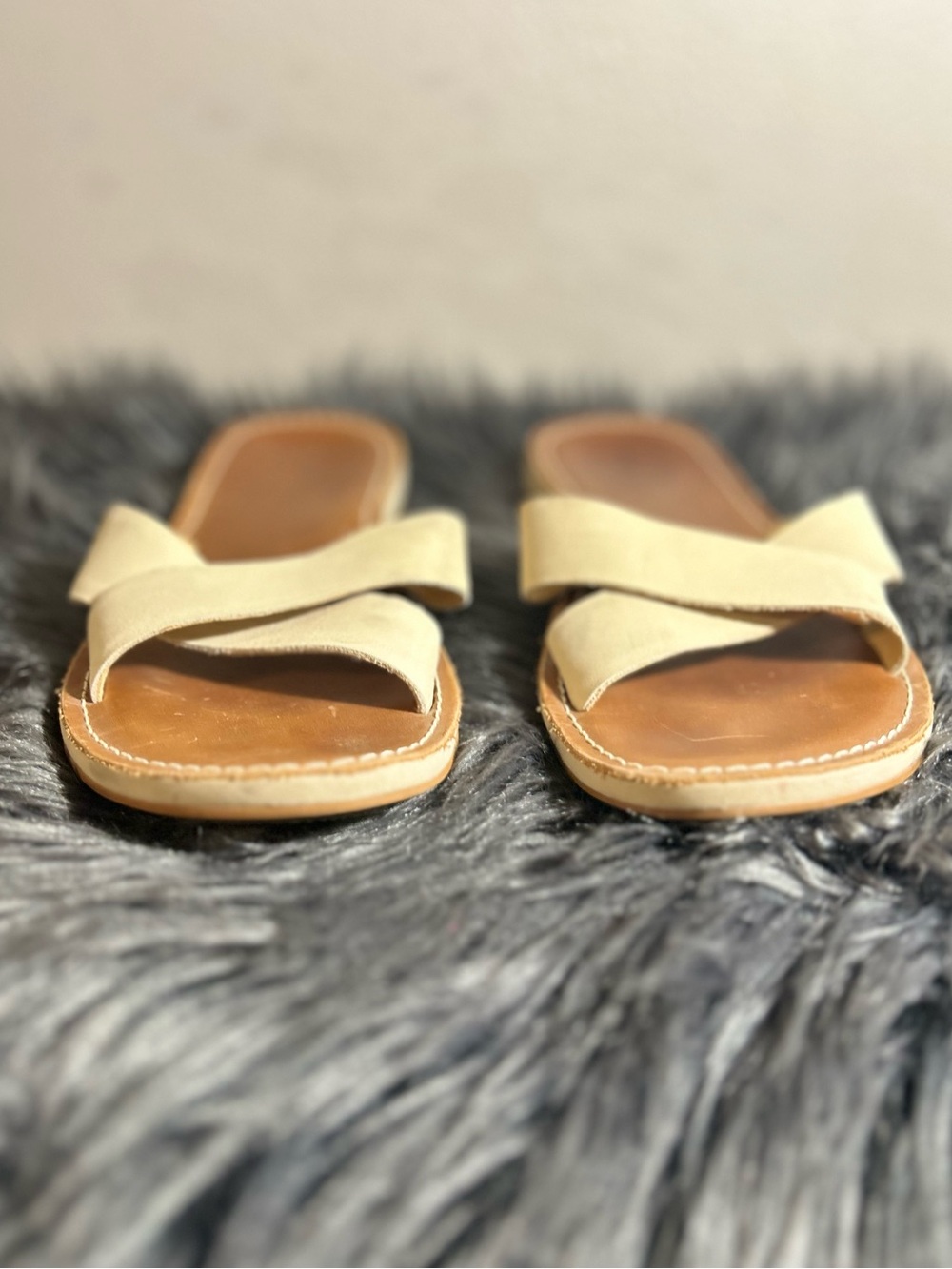 OLUKAI Ke'a Women's Beach Sandals Casual Crisscross Slide Sandal Beige Size 9 - Picture 6 of 10